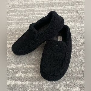 Olukai Nohea heu womens sherpa slippers